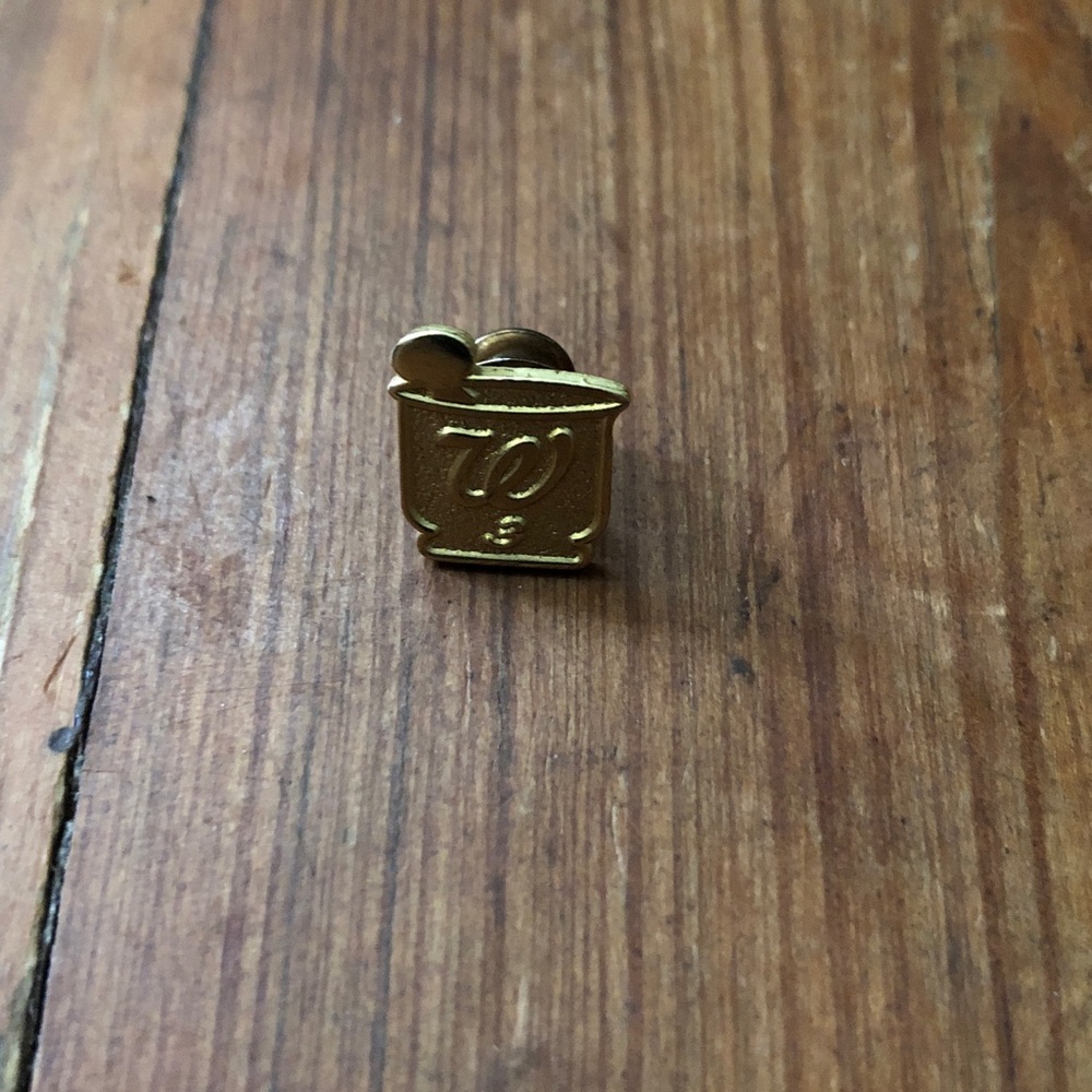 Walgreens service anniversary pin 3 years
